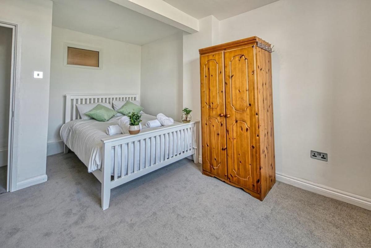 Cozy 4-bed For Contractors & Families *